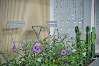 the cozy haus airport