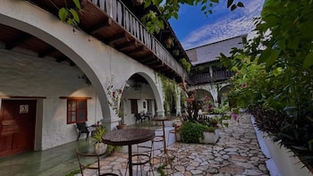 Garden Hotel,,2 star