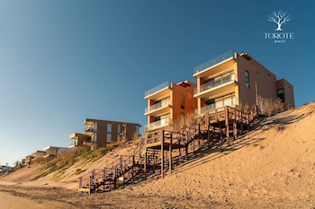 Punta Peninsula,,2 star