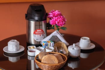 hostal keros inn