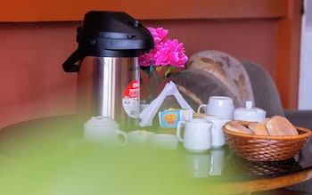 hostal keros inn