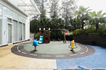 1Br Near Mall At Grand Sungkono Lagoon Apartment,,2 star