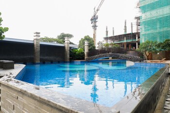 1Br Near Mall At Grand Sungkono Lagoon Apartment,,2 star