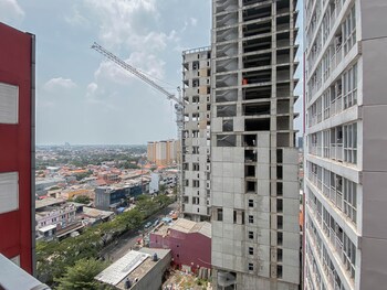 2br near cisauk station at serpong garden apartment