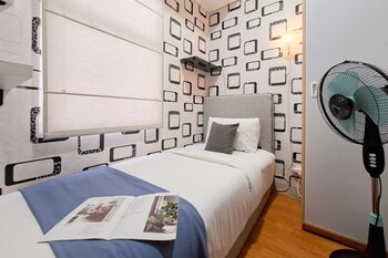 2br near cisauk station at serpong garden apartment