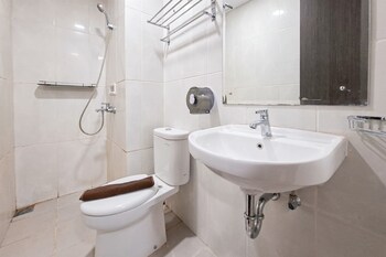 2br near cisauk station at serpong garden apartment