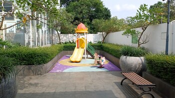 2Br Near Cisauk Station At Serpong Garden Apartment,,2 star