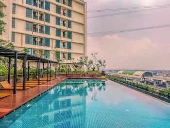 minimalist studio at apartment lrt city bekasi