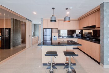 modern and spacious 3br at apartment hillcrest house