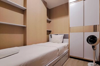 Wooden Accent 2Br At Mekarwangi Square Cibaduyut Apartment,,2 star