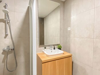 simple compact studio at apartment pollux chadstone