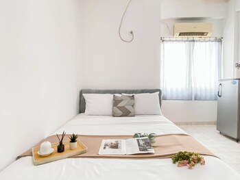 basic studio apartment at margonda residence 1