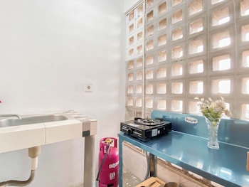 basic studio apartment at margonda residence 1