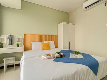 basic style and homey 2br at apartment nifarro park