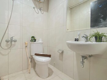 basic style and homey 2br at apartment nifarro park