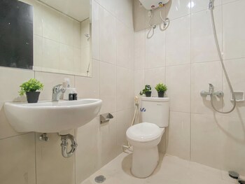 Cozy Living And Homey 2Br Apartment At Nifarro Park,Tower Ebony (B) Fl15 #7 Jl. Raya Pasar Minggu,2 star