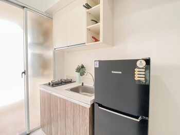 Contemporary 1Br Apartment At Vittoria Residence,,2 star