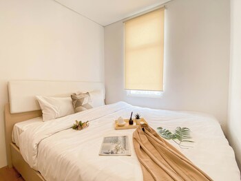 contemporary 1br apartment at vittoria residence
