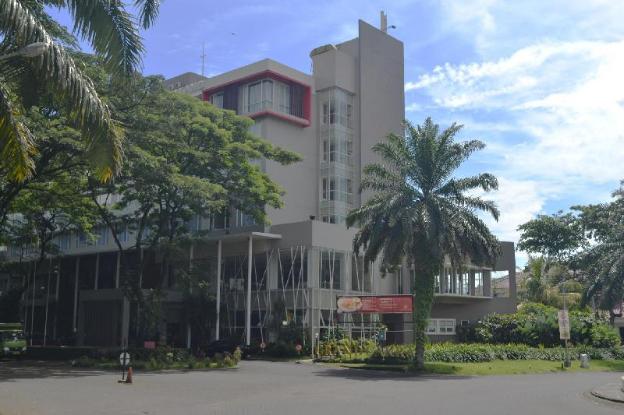 grand cakra hotel