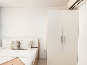 convenient 1br apartment at vittoria residence
