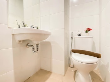 convenient 1br apartment at vittoria residence