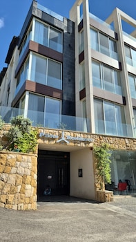 Pilots Residence,,3 star