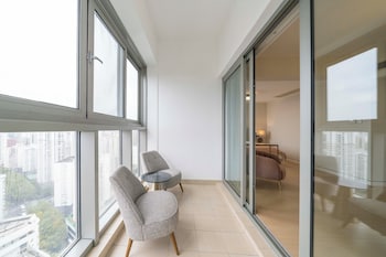 tyms 3br duplex apt xujiahui shanghai