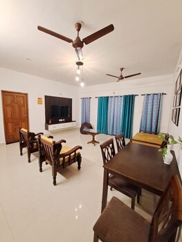 Casa Nadella,,2 star