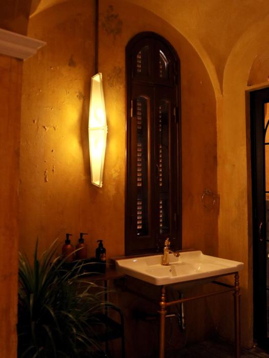 demo inn and ine poetic studio stay