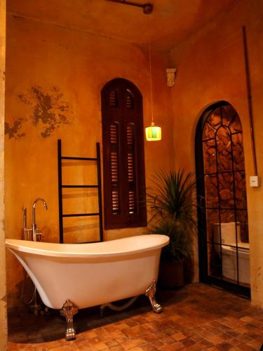demo inn and ine poetic studio stay