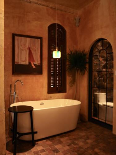 demo inn and ine poetic studio stay