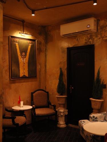 demo inn and ine poetic studio stay