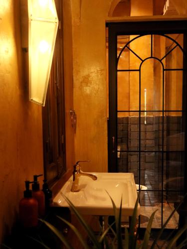 demo inn and ine poetic studio stay