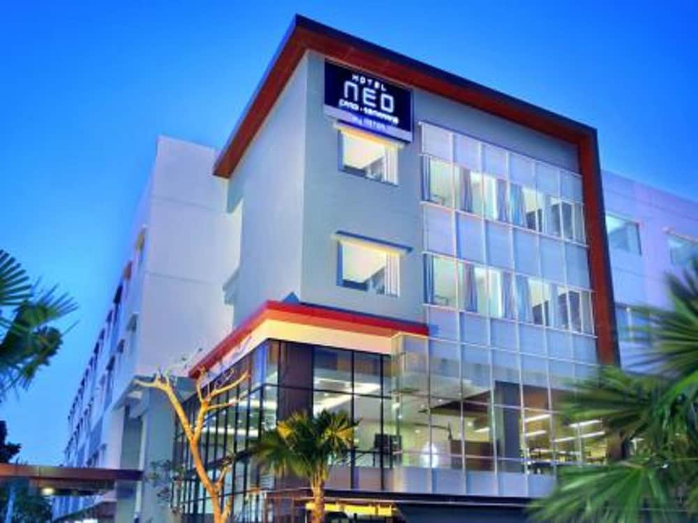 hotel neo candi simpang lima semarang by aston
