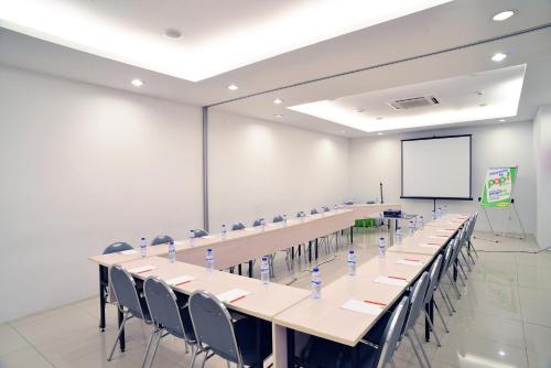 pop hotel tebet jakarta