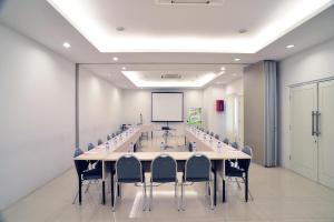 pop hotel tebet jakarta