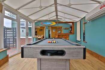 the family nest swansea 4 bedroom retreat