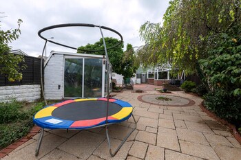 the family nest swansea 4 bedroom retreat