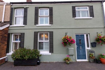 the family nest swansea 4 bedroom retreat