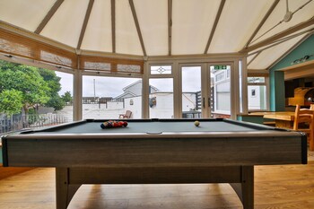 the family nest swansea 4 bedroom retreat