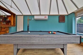 the family nest swansea 4 bedroom retreat