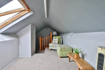 the family nest swansea 4 bedroom retreat