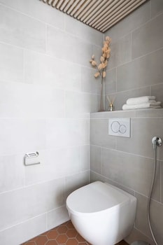 new stylish 1br apt in trendy kallio