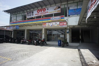 oyo 94903 akasia guesthouse
