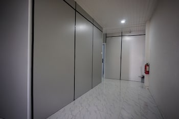 oyo 94903 akasia guesthouse
