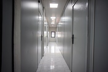 oyo 94903 akasia guesthouse