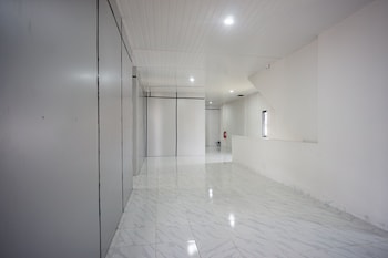 oyo 94903 akasia guesthouse