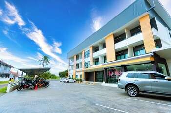 the rich hotel