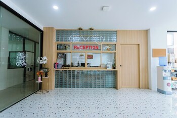 the rich hotel