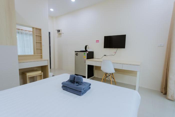 the rich hotel